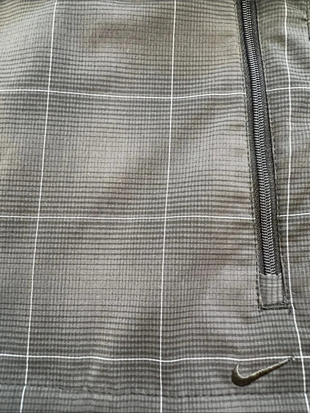 Nike ladies Black and Gray Watchplaid Lightweight Zip Front Golf Jacket